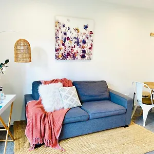 Perfect Modern Townhouse Cbd Villa