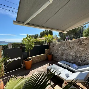 t2-vue-mer-avec-jardinet-plage-et-port-pied.fr-provencehotel.com/
