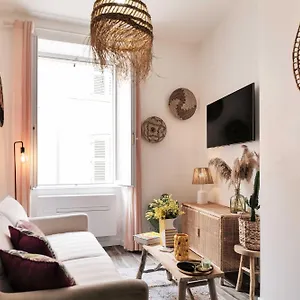 saint-tropez-old-village-modern-cosy-apartments.fr-provencehotel.com/