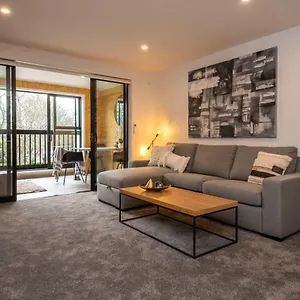 Penthouse With Park View Apartment